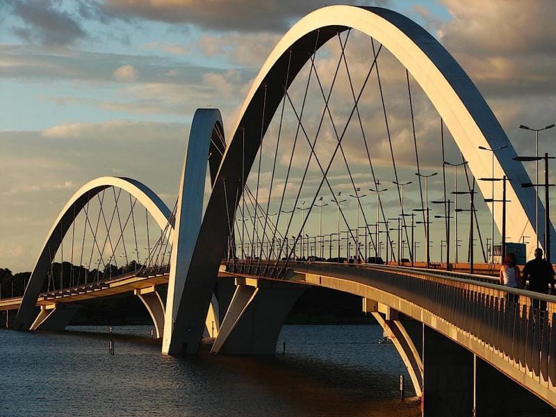 brasilia-e-suas-curvas-sinuosas