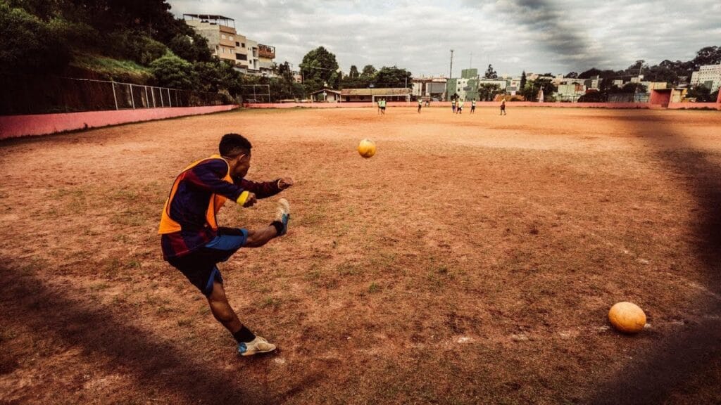 futebol-varzea-gol